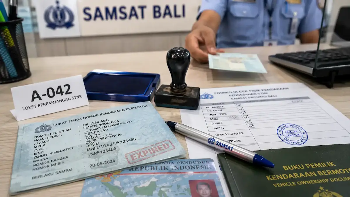 Proses perpanjang STNK Bali di Samsat - antre dan verifikasi dokumen